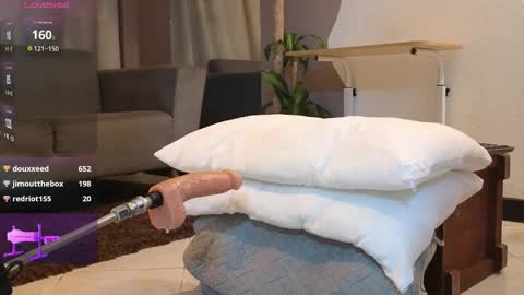 saly_moon1 online show from February 15, 5:10 am