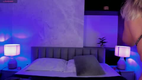 Snapshot of samanta_bone chatting on January 18, 9:13 pm Samanta online show from January 18, 9:13 pm