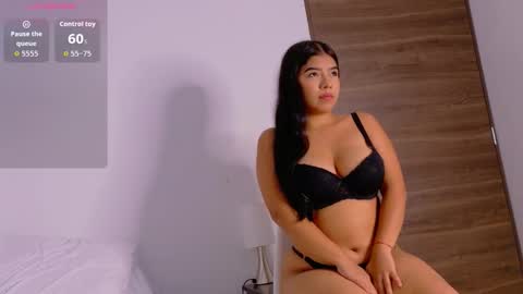 samanthahiills online show from October 29, 8:33 pm