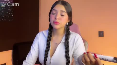 Snapshot of samara_lam chatting on January 9, 9:06 am Sammy  online show from January 9, 9:06 am