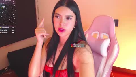 Snapshot of samara_lam chatting on December 13, 8:43 am Sammy  online show from December 13, 8:43 am