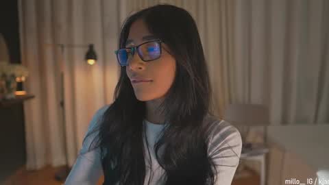 Sam online show from March 5, 9:43 pm