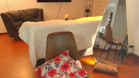 Snapshot of samy_jonnes_ chatting on October 9, 1:10 am Hello I am absent due to a family calamity I will return soon-hola estoy ausente por un problema familiar volvere pronto. online show from October 9, 1:10 am