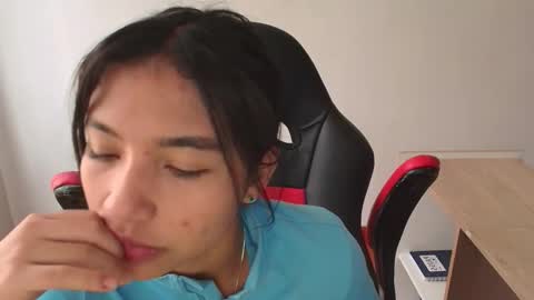 Hello I am absent due to a family calamity I will return soon-hola estoy ausente por un problema familiar volvere pronto. online show from December 17, 10:03 pm