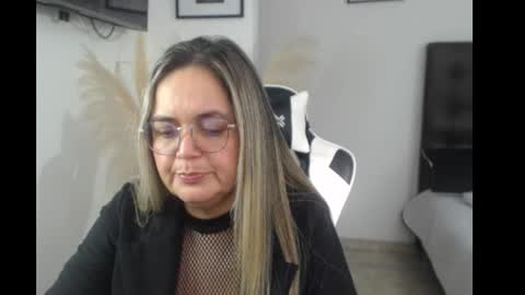 Snapshot of samy_vsn chatting on September 22, 8:18 pm samy_vsn online show from September 22, 8:18 pm