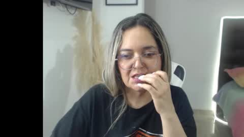 samy_vsn online show from November 8, 10:59 pm