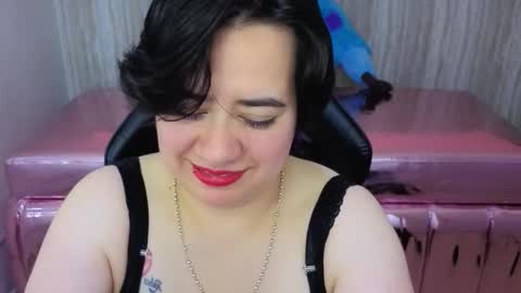 samythomas_t online show from February 11, 8:43 pm