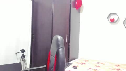 Sanddi  online show from February 4, 11:19 pm