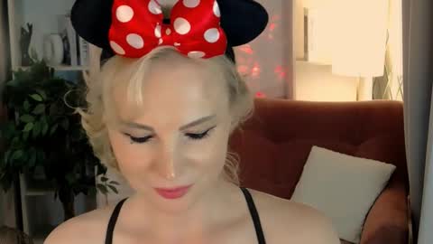 Sandra online show from October 18, 5:21 am