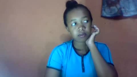 sandriana26 online show from April 20, 5:43 am