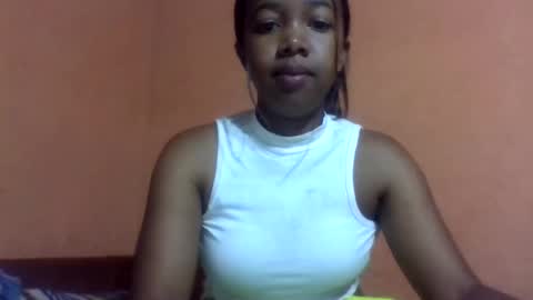 sandriana26 online show from April 16, 5:19 am