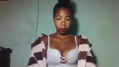 sanyah0123 online show from January 13, 3:56 am