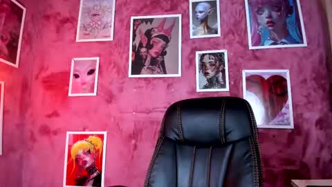 saphyralux online show from March 27, 4:36 am