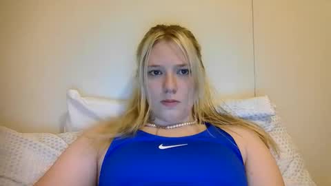 sara9920 online show from April 16, 1:17 am