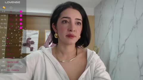 Sara  online show from April 15, 2:06 pm