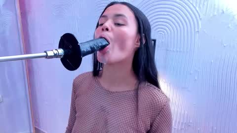 Sara  online show from March 6, 8:59 pm