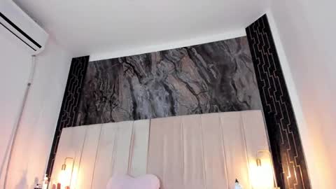 sara online show from April 15, 8:26 am