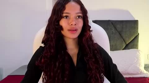 sara  online show from September 17, 4:05 pm