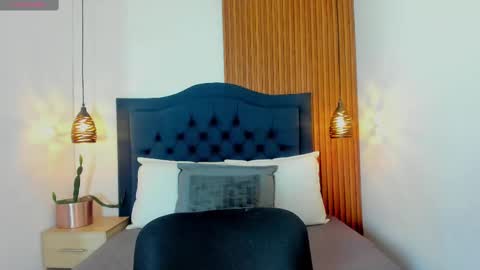 Snapshot of sara_stone17 chatting on September 9, 1:55 pm  -  online show from September 9, 1:55 pm