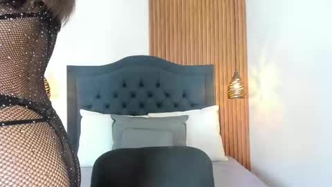 Snapshot of sara_stone17 chatting on September 24, 11:42 am  -  online show from September 24, 11:42 am