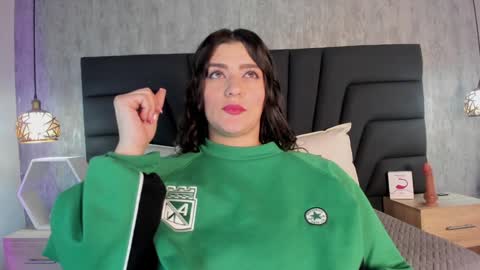 Snapshot of sara_stone17 chatting on January 14, 11:10 am  -  online show from January 14, 11:10 am