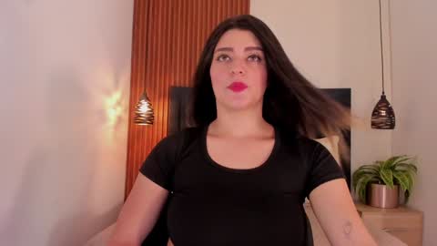 Snapshot of sara_stone17 chatting on December 11, 9:01 pm  -  online show from December 11, 9:01 pm