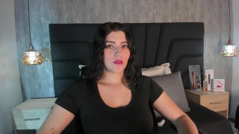 Snapshot of sara_stone17 chatting on February 25, 11:32 am  -  online show from February 25, 11:32 am