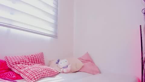 Sarah  online show from February 11, 5:58 pm