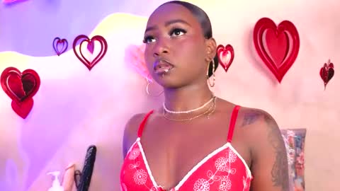 saraaguzman online show from February 19, 8:29 pm