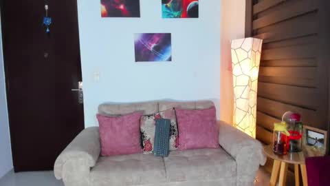 sarah  cinnamon online show from March 9, 9:18 pm