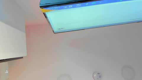 Sarah Bonneth online show from April 5, 12:15 pm