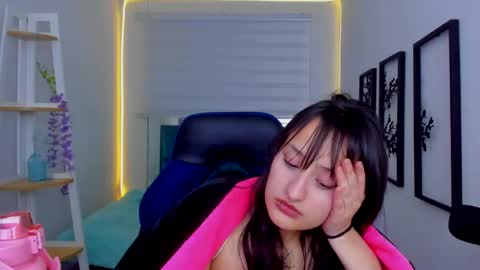 Sarah Ramirez online show from November 14, 4:45 am