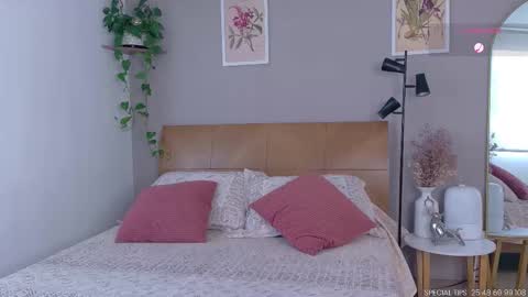 sarah_rayy online show from November 18, 7:15 pm