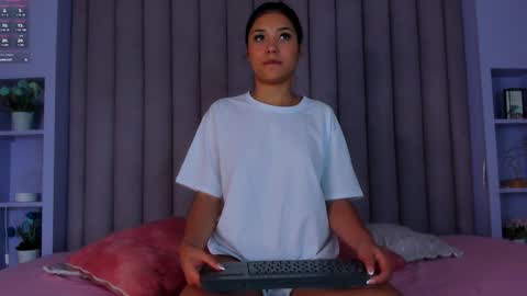 Sarah Evans online show from December 5, 7:38 pm