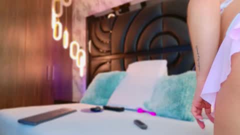 Sarah online show from November 11, 11:40 am