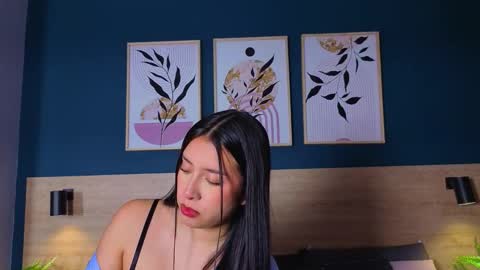 Sarah online show from November 12, 8:18 pm