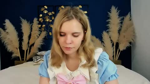 sarahwantslove online show from April 8, 10:17 am