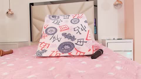 Sara  online show from November 2, 1:03 pm