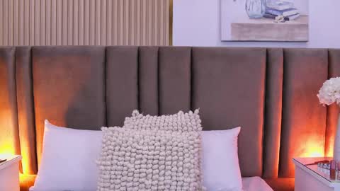 Sara Lugo  online show from April 16, 8:19 pm