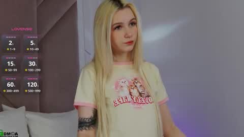 saramist online show from November 29, 1:42 am