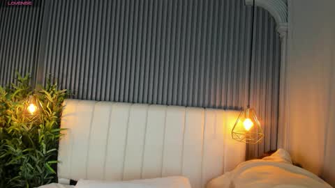 Sara   online show from December 1, 10:45 pm