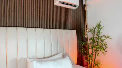 Sara   online show from February 23, 10:42 pm