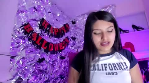 sarastonesx online show from October 25, 8:00 am