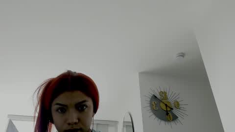 Snapshot of saray2312 chatting on October 20, 8:23 pm Saray  online show from October 20, 8:23 pm