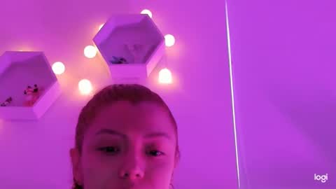 Snapshot of saray2312 chatting on February 19, 11:25 pm Saray  online show from February 19, 11:25 pm