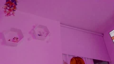 Snapshot of saray2312 chatting on October 29, 11:18 pm Saray  online show from October 29, 11:18 pm