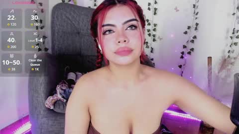 saray__jones online show from April 12, 7:05 pm