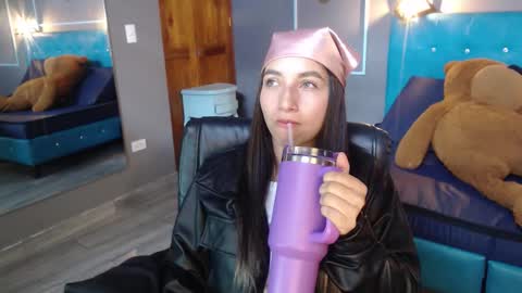 Saray Pink online show from January 17, 3:52 pm