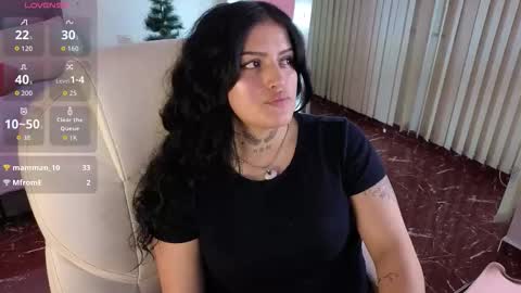 Sari  online show from December 18, 8:35 pm