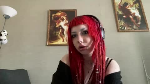 Mia online show from May 9, 3:47 pm
